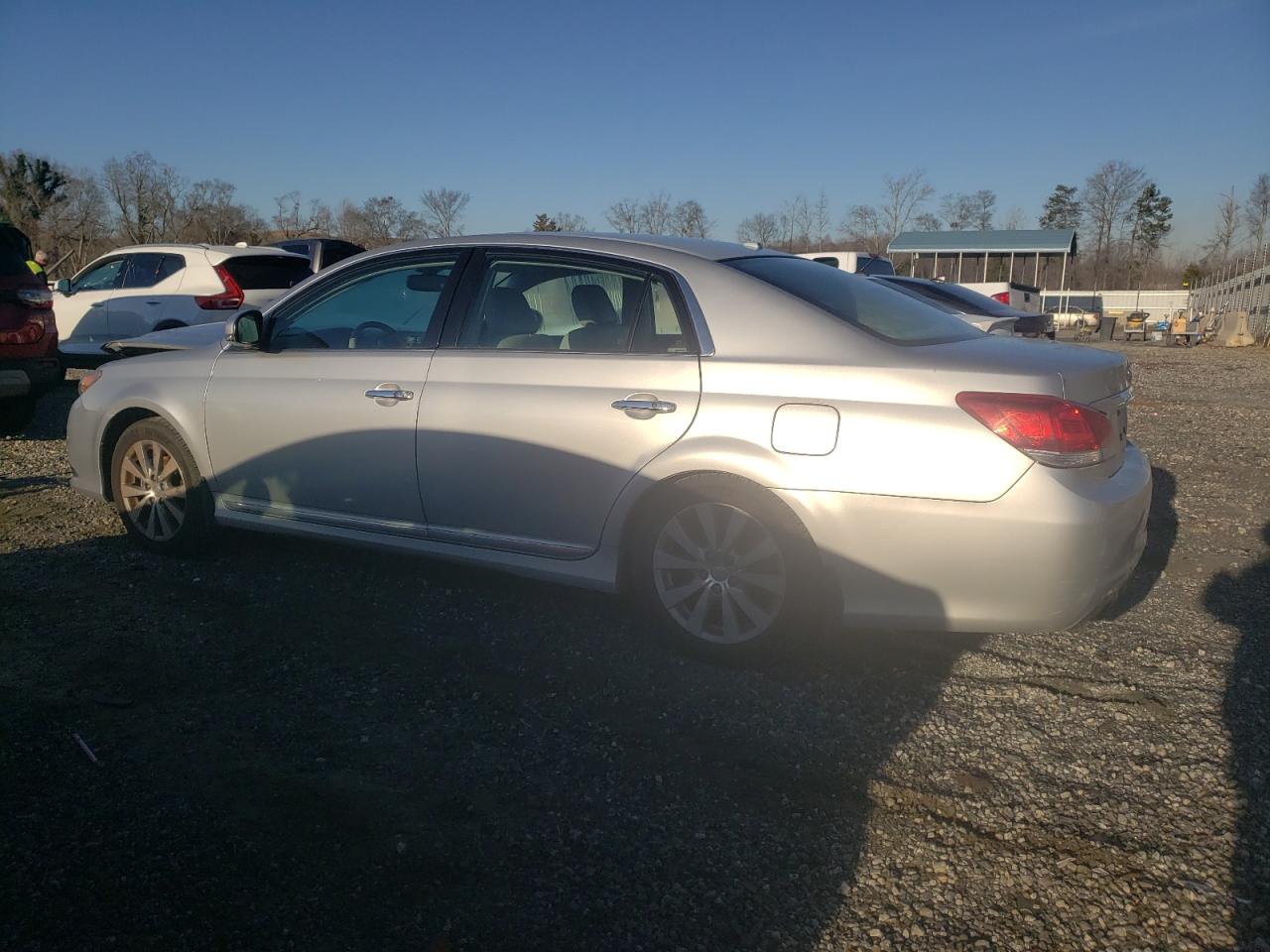 2011 Toyota Avalon - Image 2