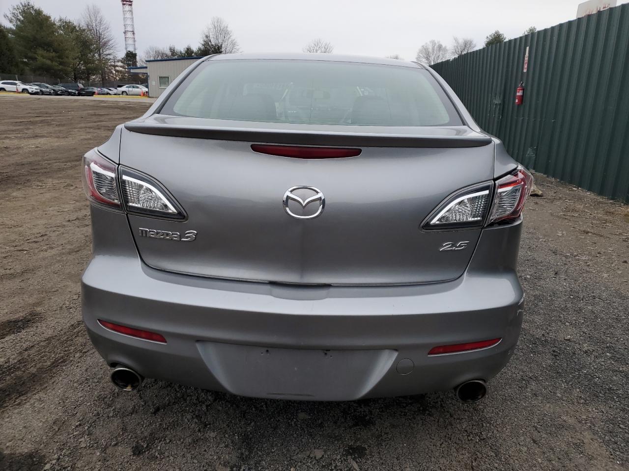 2011 Mazda 3 - Image 6