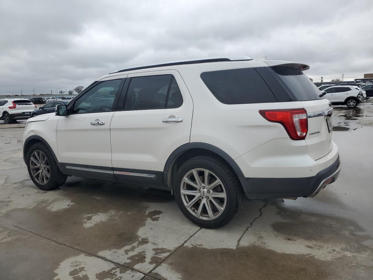 2017 Ford Explorer - Image 2