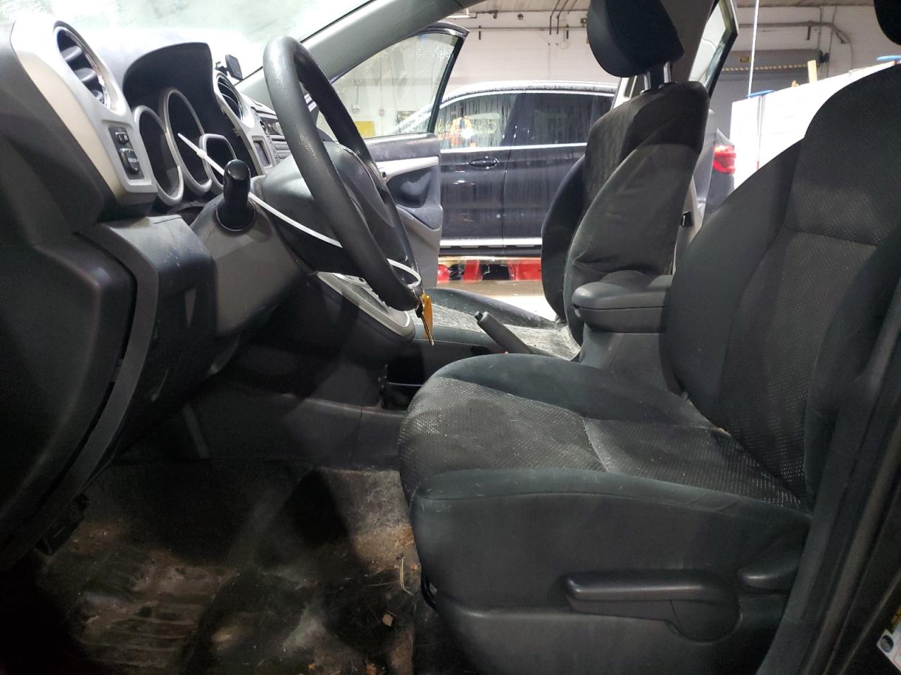 2009 Pontiac Vibe - Image 7