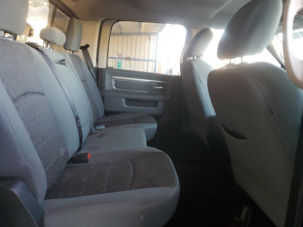 2014 RAM 1500 - Image 10
