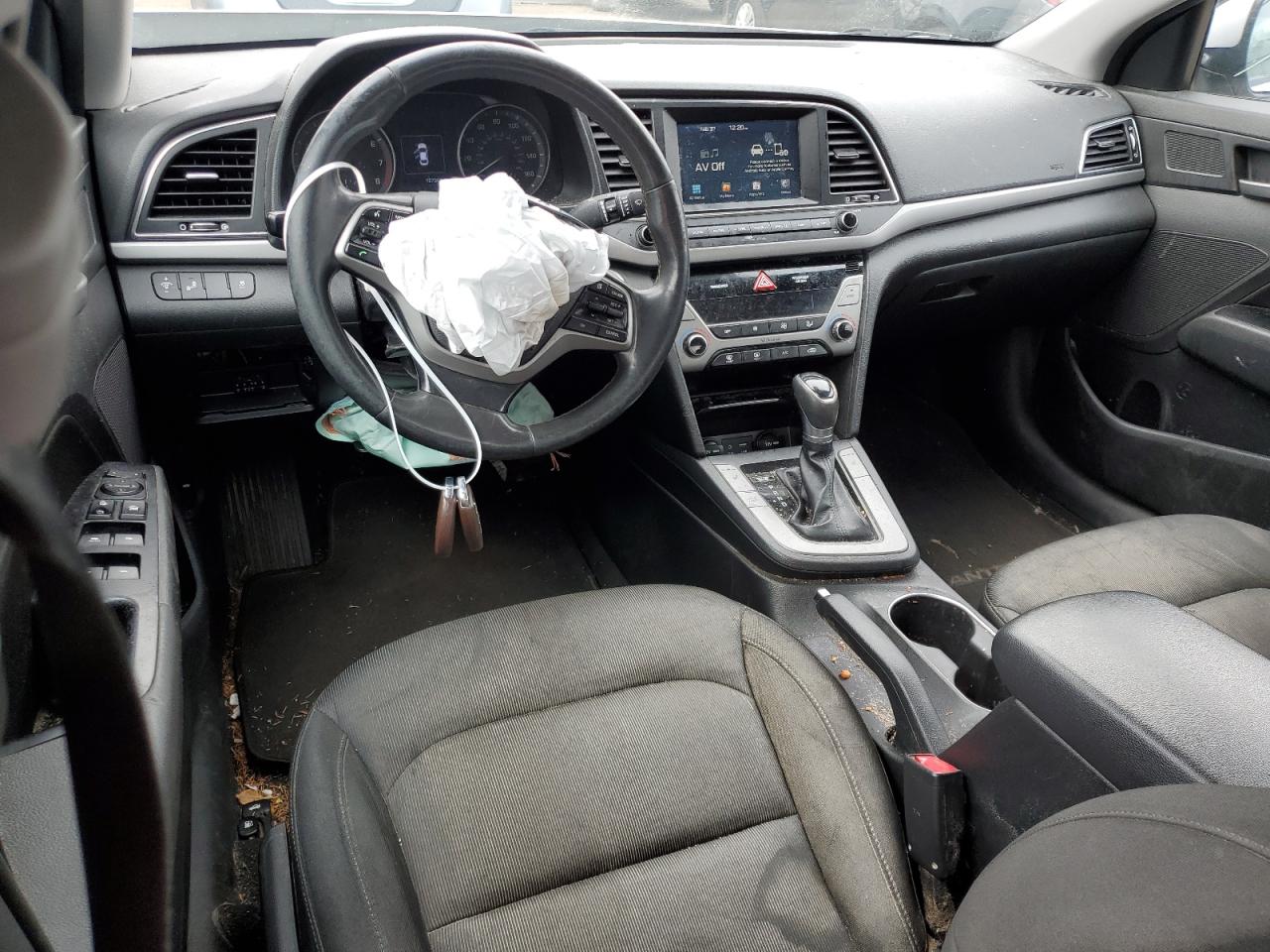 2018 Hyundai Elantra - Image 8