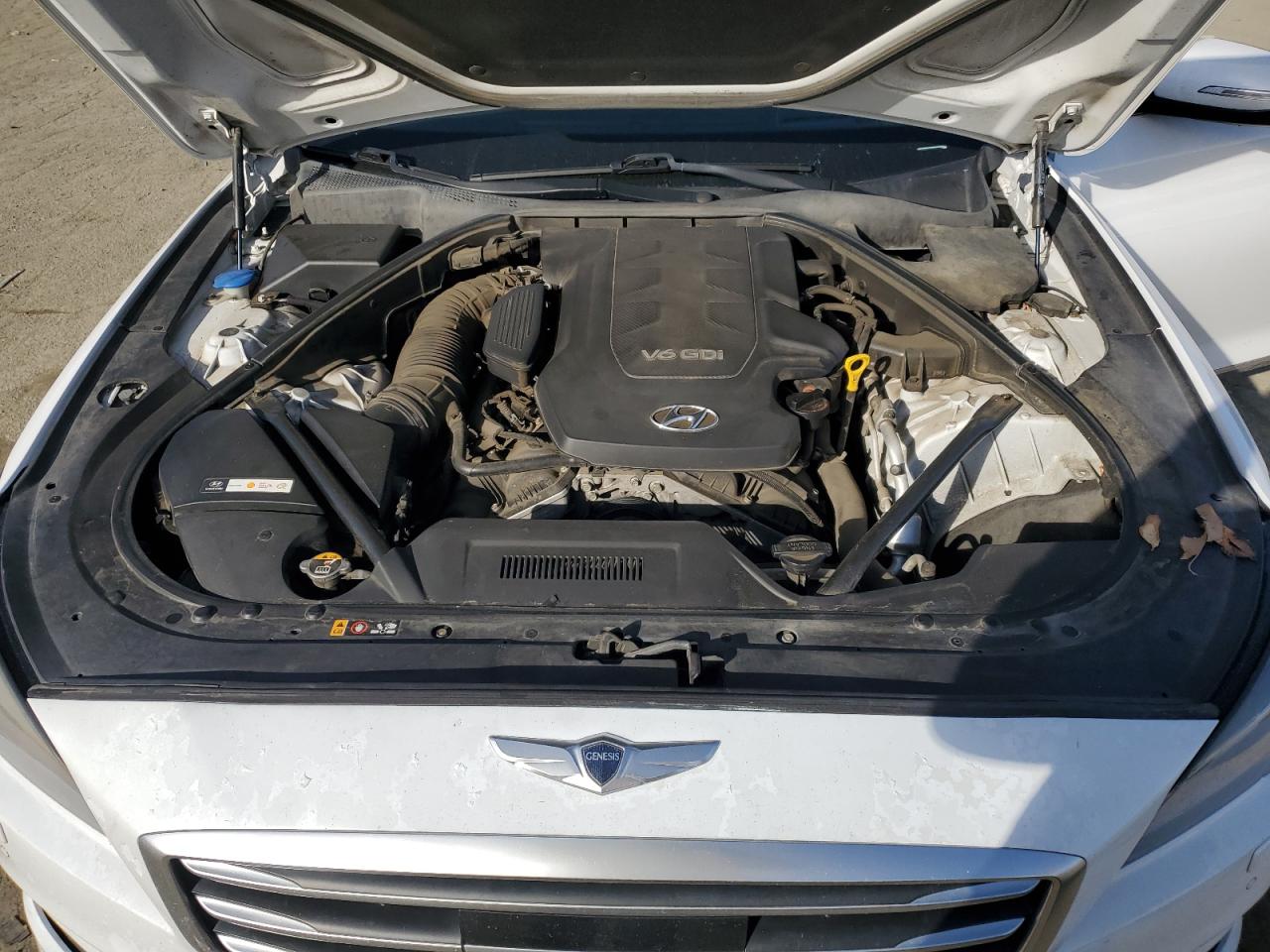 2015 Hyundai Genesis - Image 11