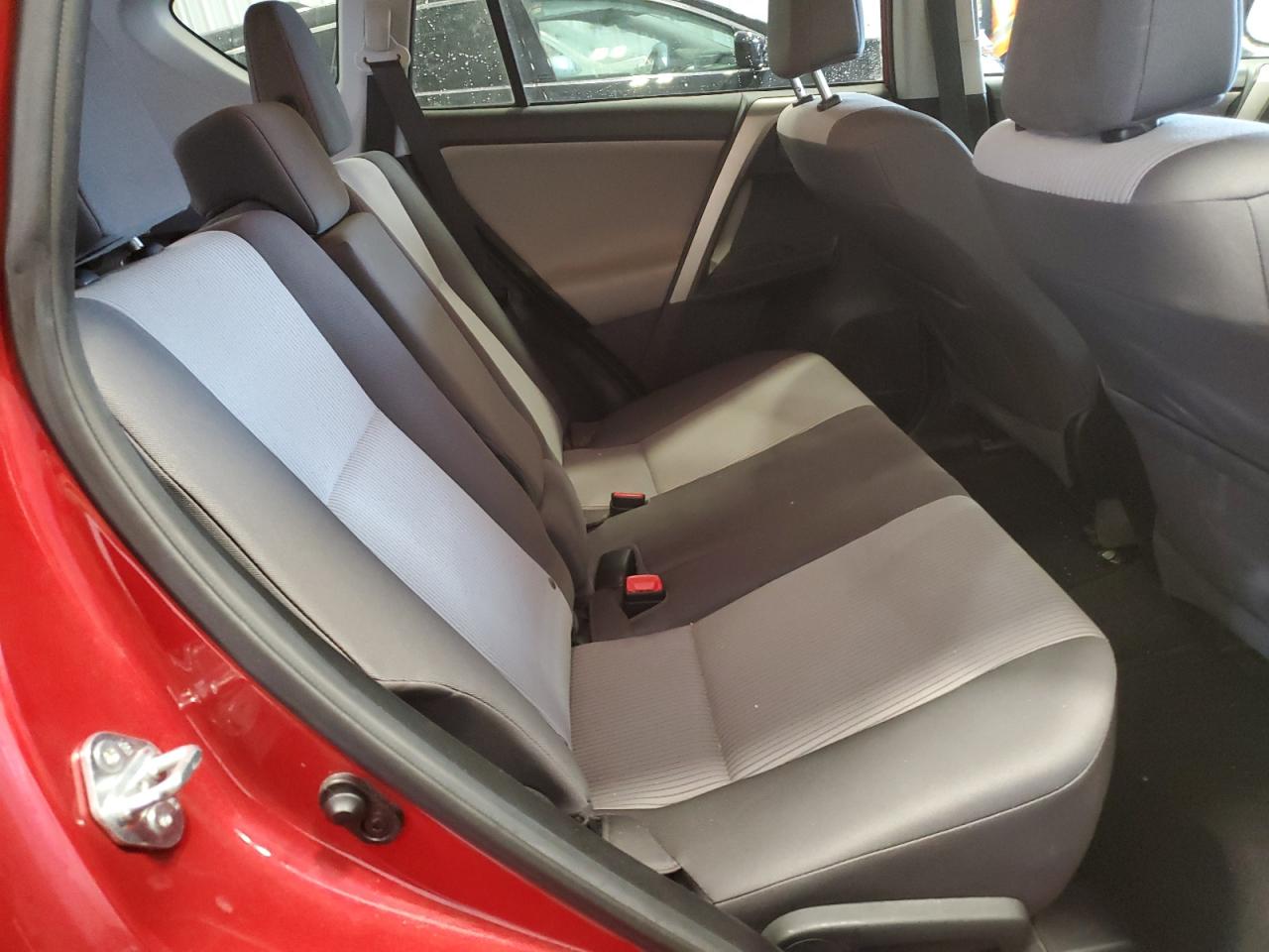 2015 Toyota RAV 4 - Image 11