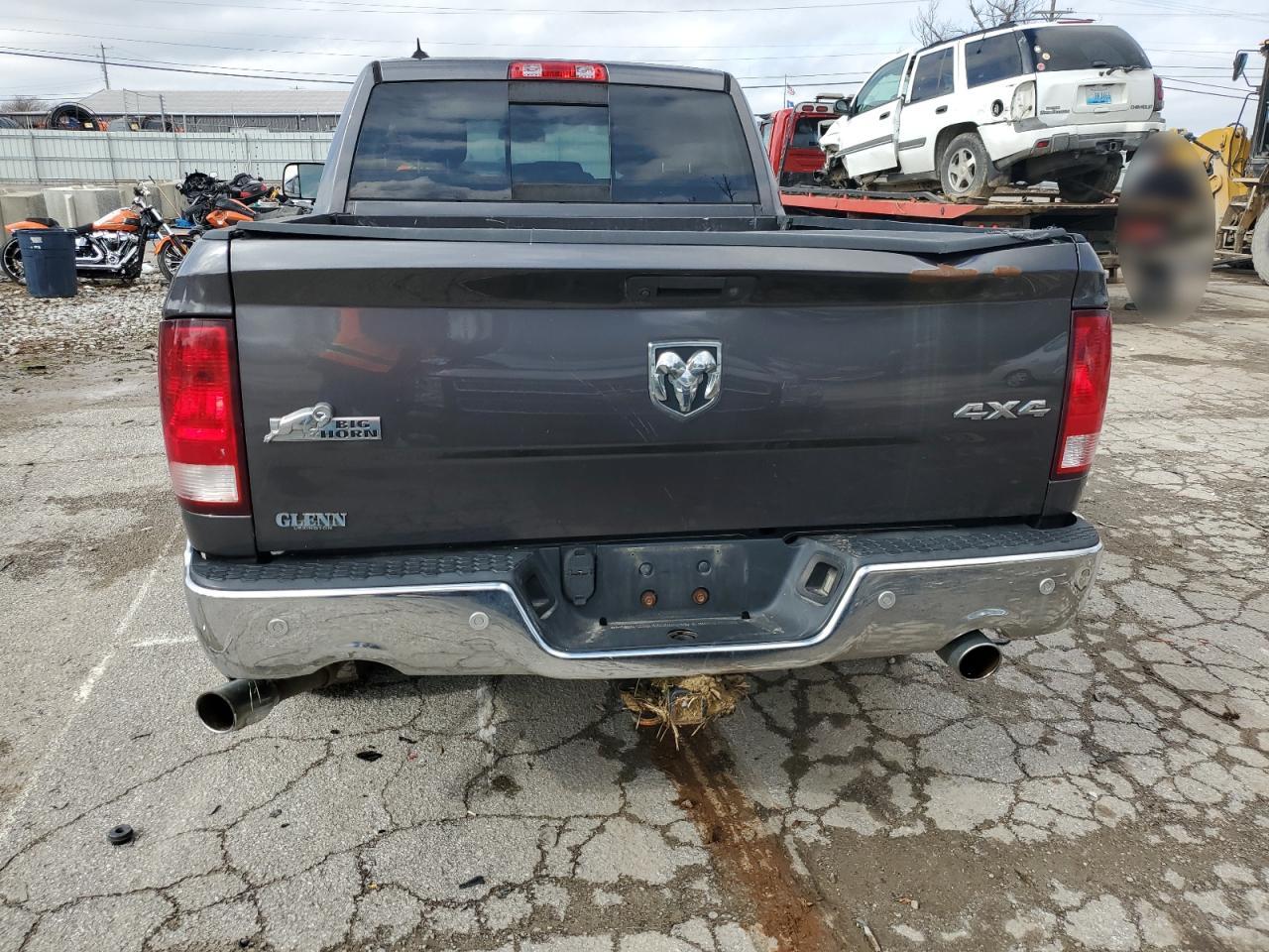 2016 RAM 1500 - Image 6