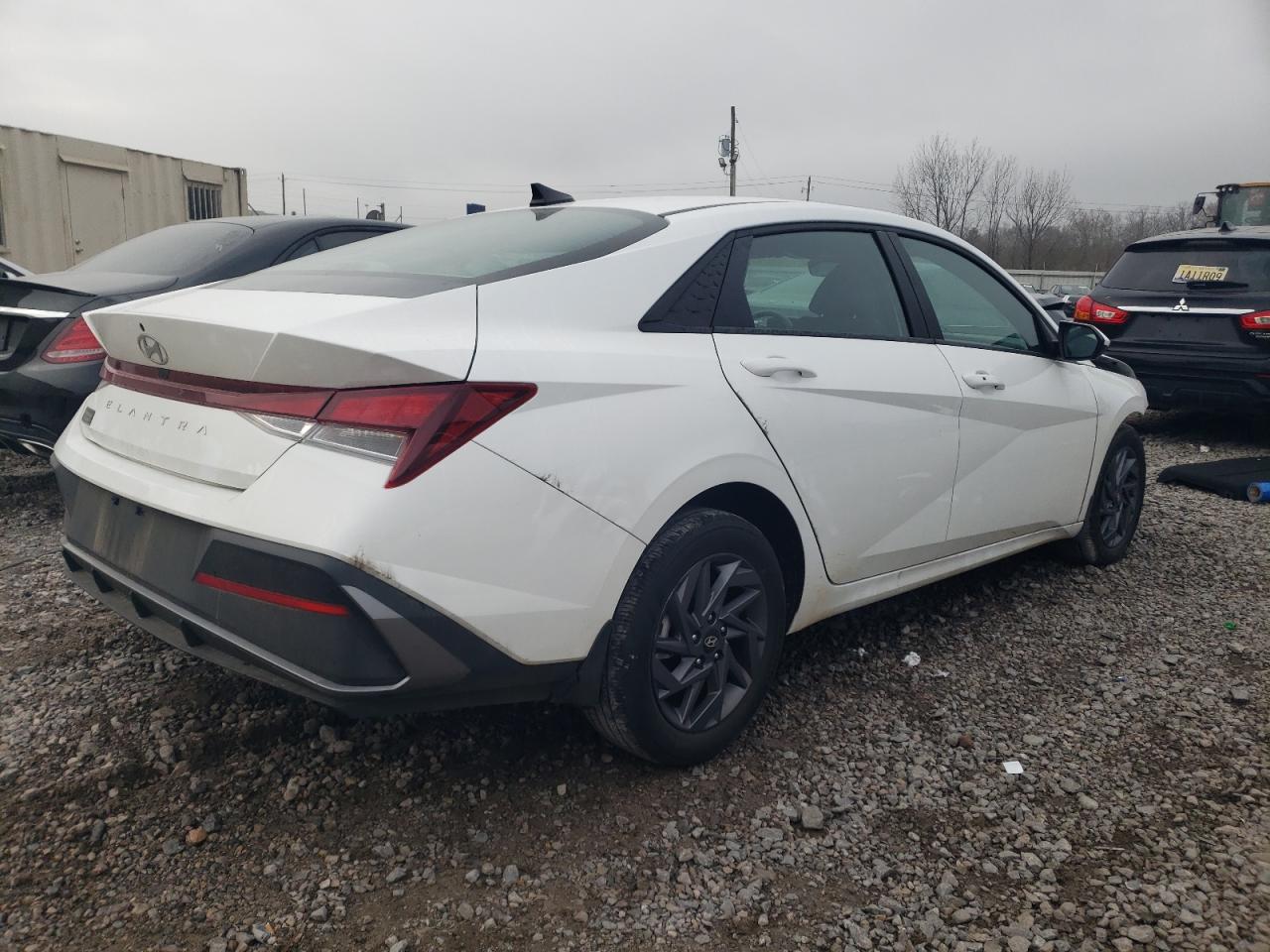2024 Hyundai Elantra - Image 3