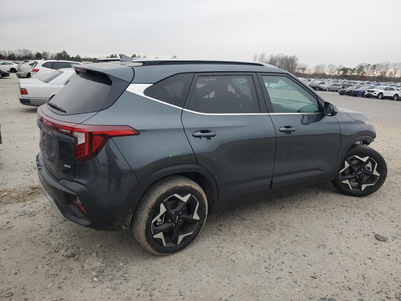 2024 Kia Seltos - Image 3