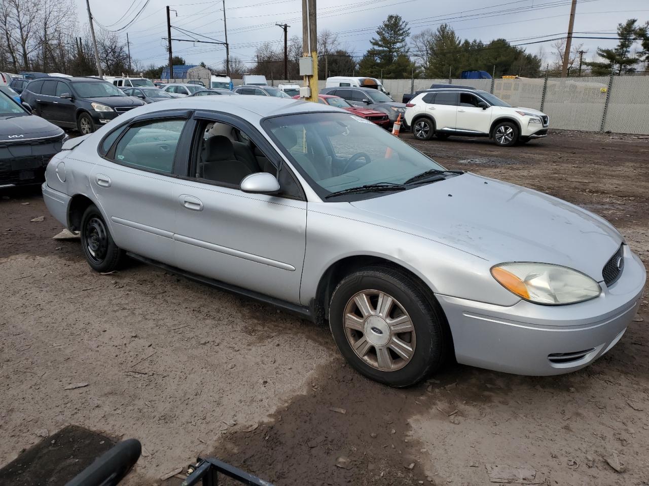 2005 Ford Taurus - Image 4