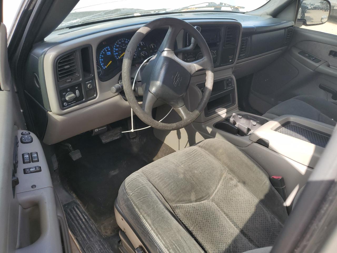 2000 Chevrolet Silverado - Image 8
