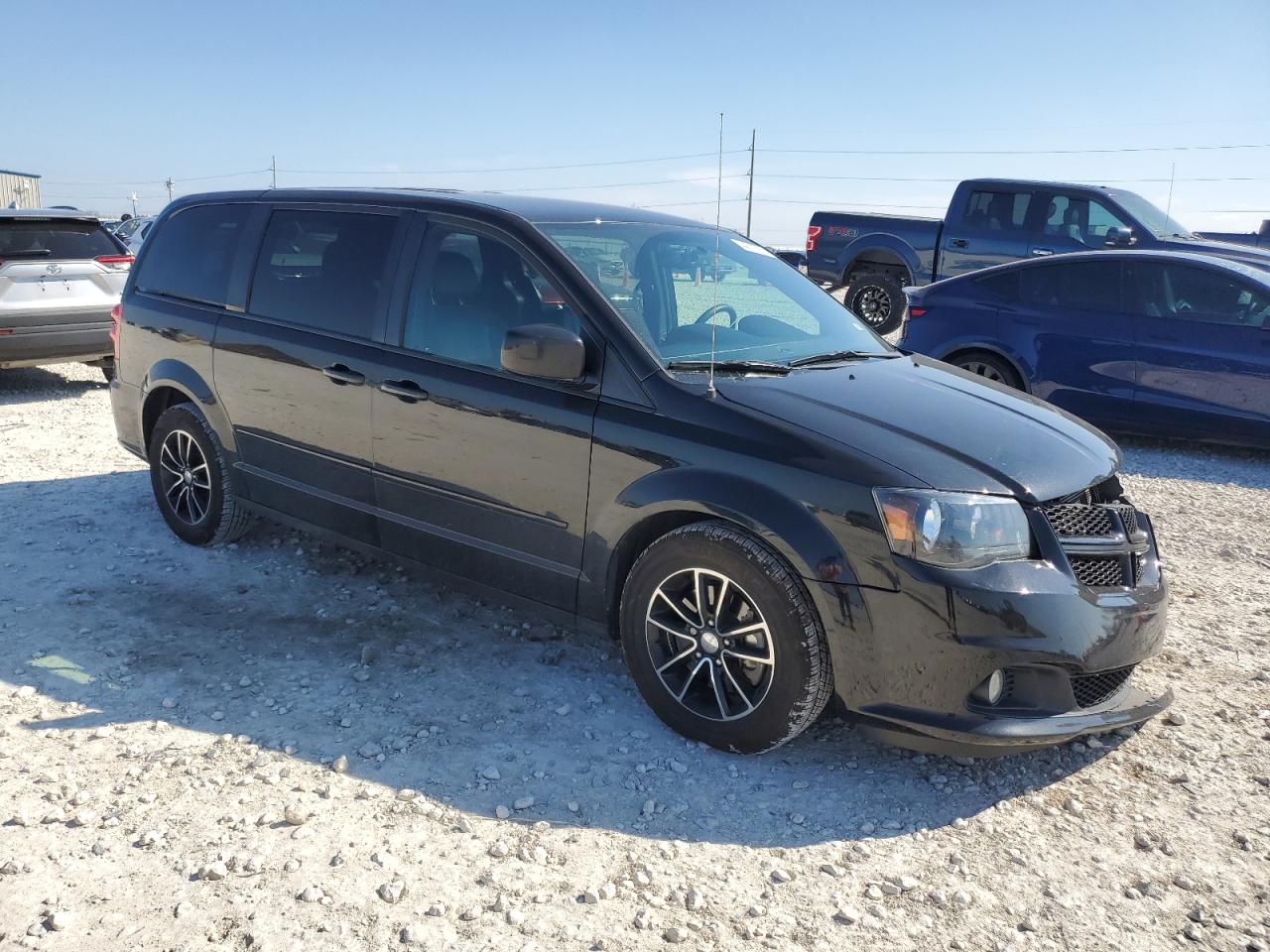 2017 Dodge Caravan - Image 4