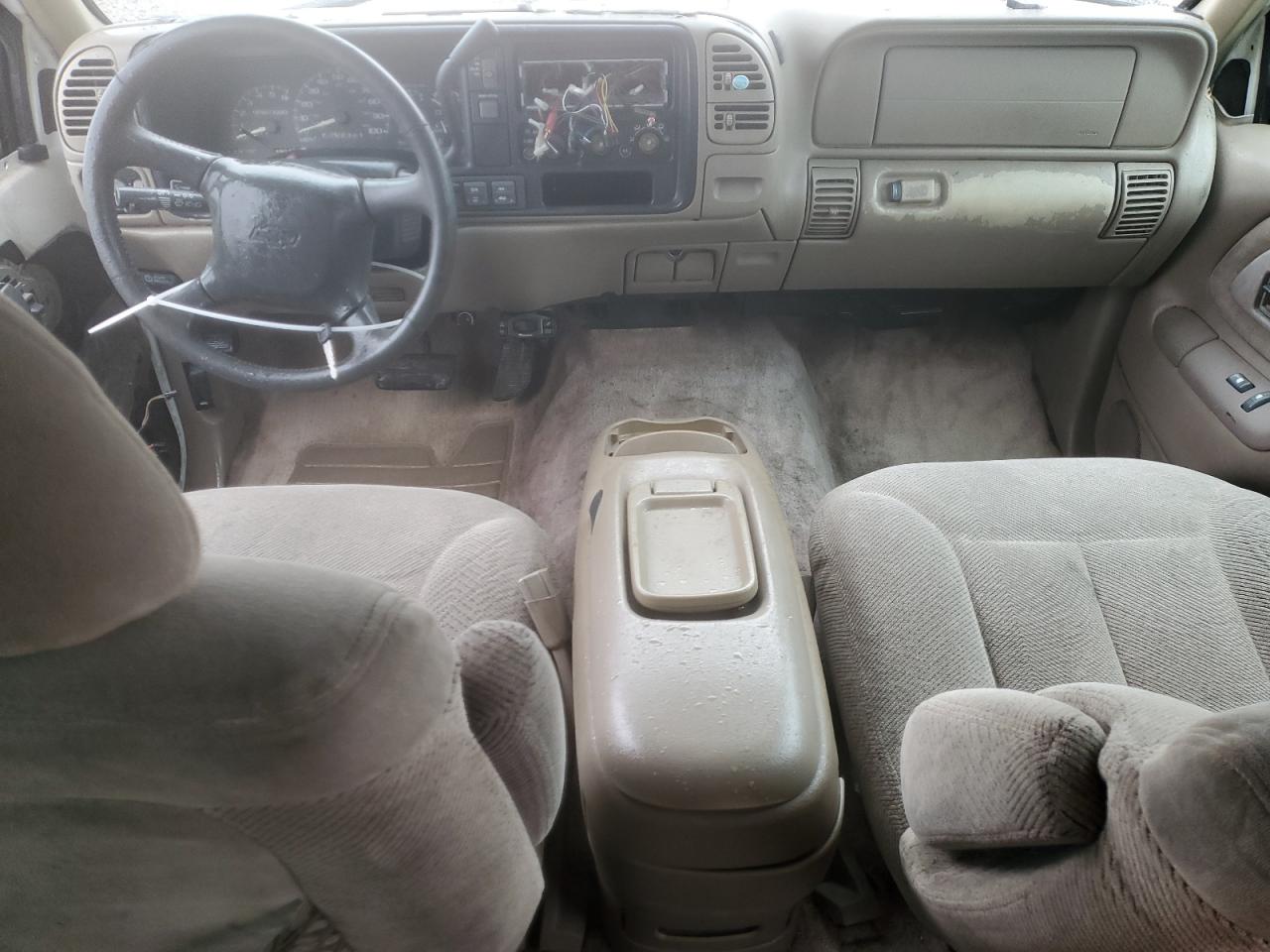 1998 Chevrolet Suburban - Image 8