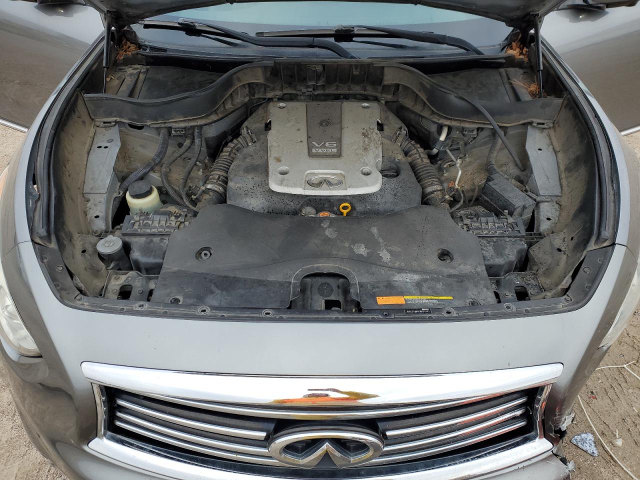 2015 Infiniti QX70 - Image 14