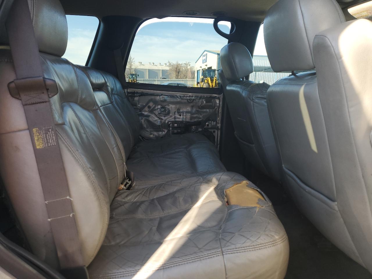 2001 Chevrolet Tahoe - Image 11