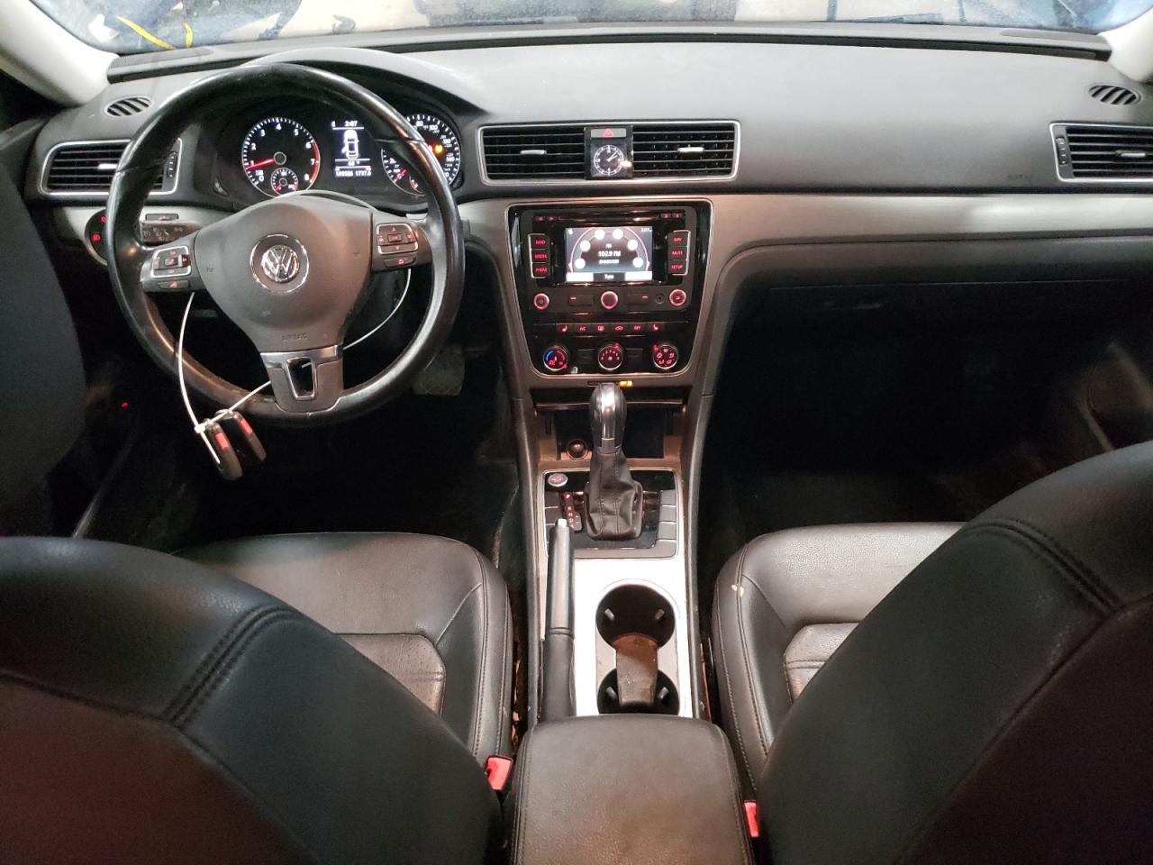 2015 Volkswagen Passat - Image 8
