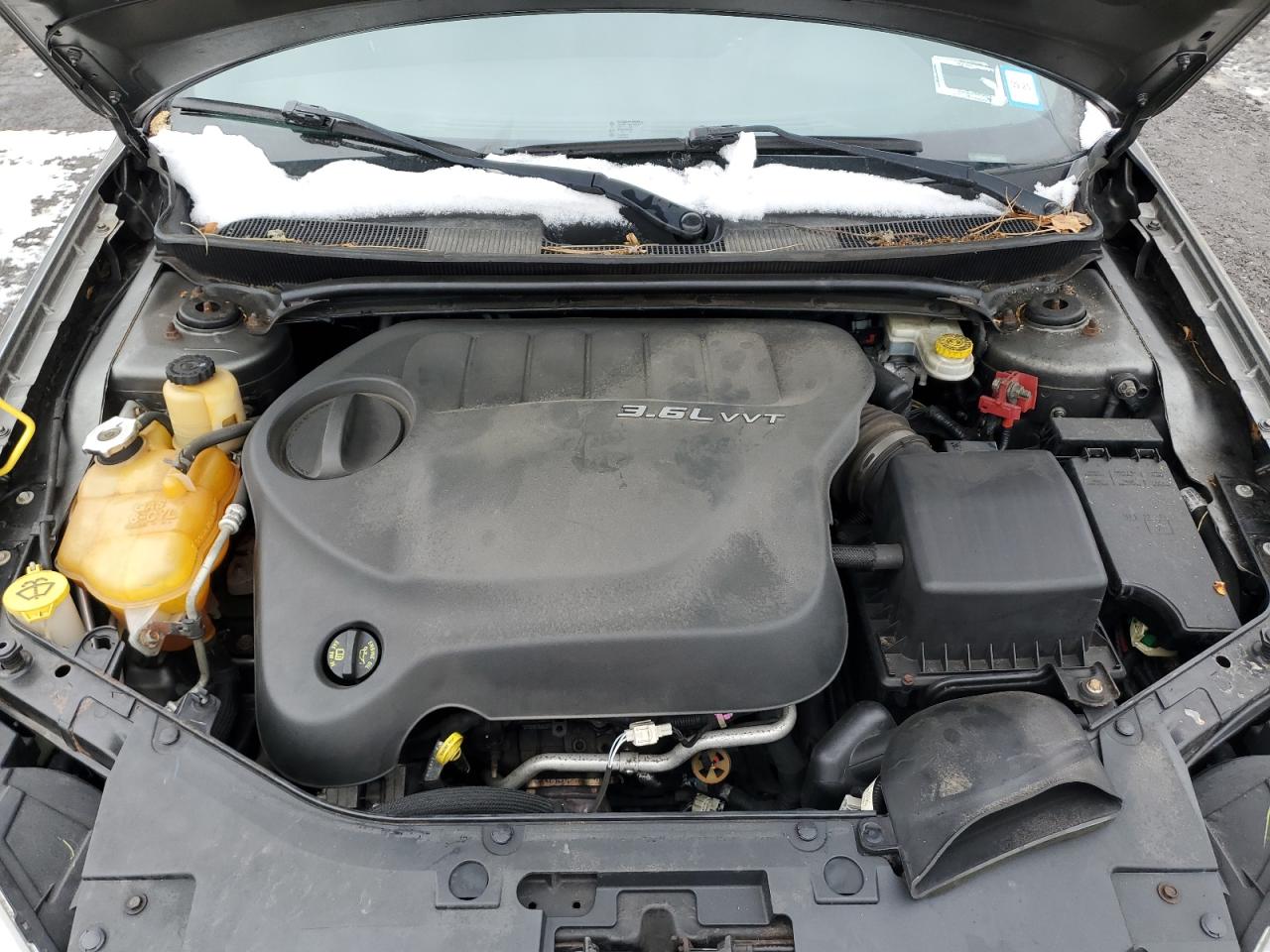 2012 Chrysler 200 - Image 11