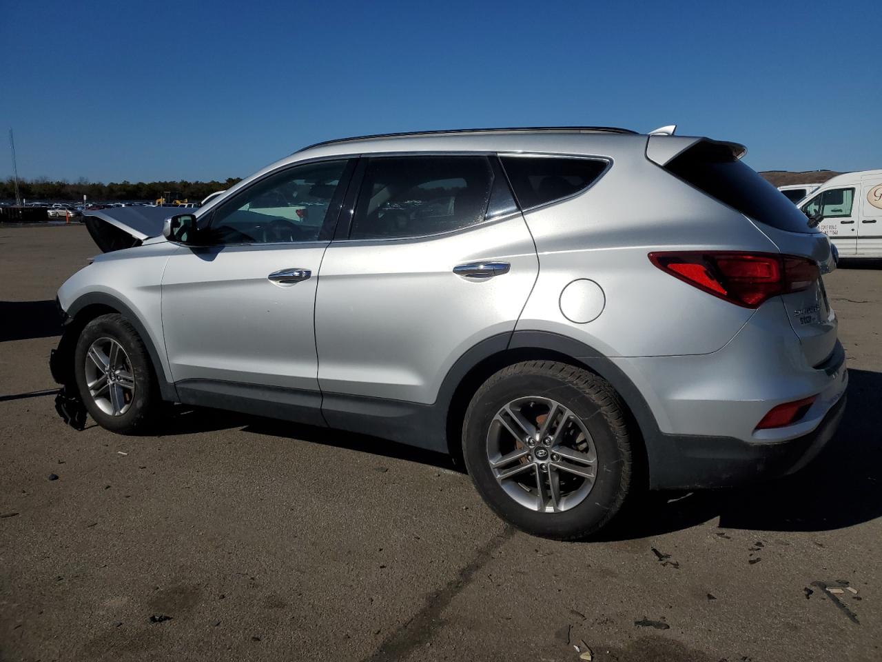 2018 Hyundai Santa Fe - Image 2