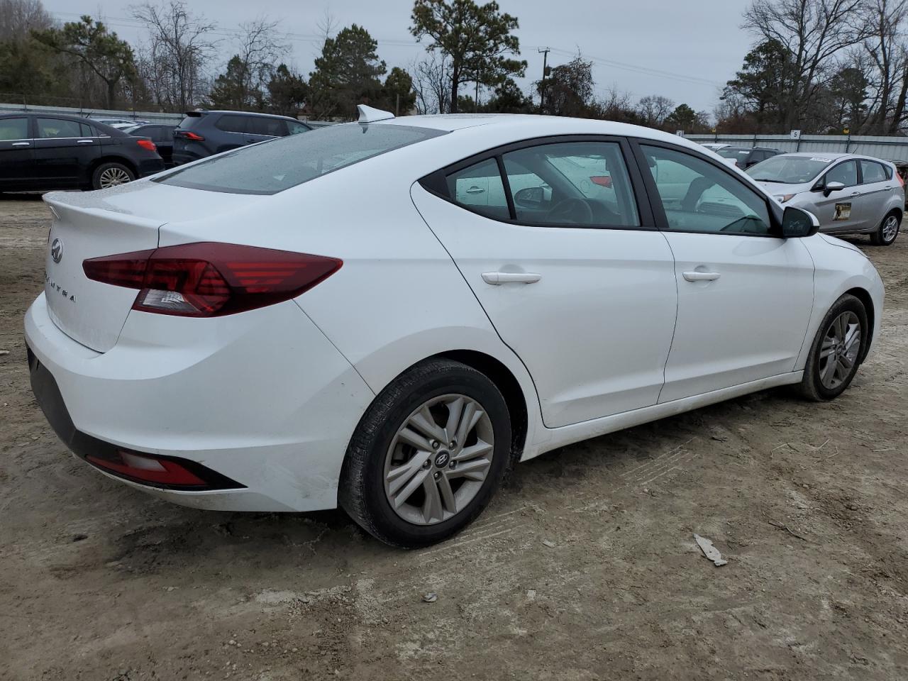 2020 Hyundai Elantra - Image 3