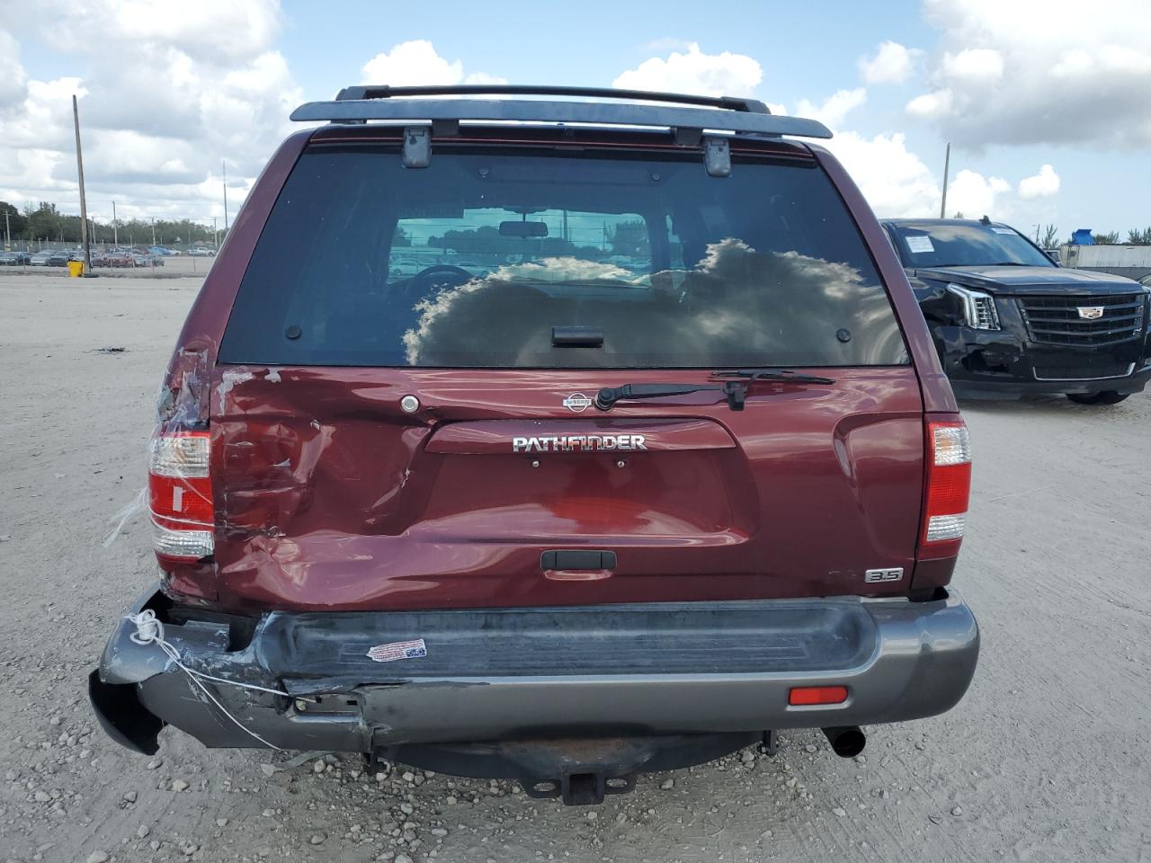 2001 Nissan Pathfinder - Image 7
