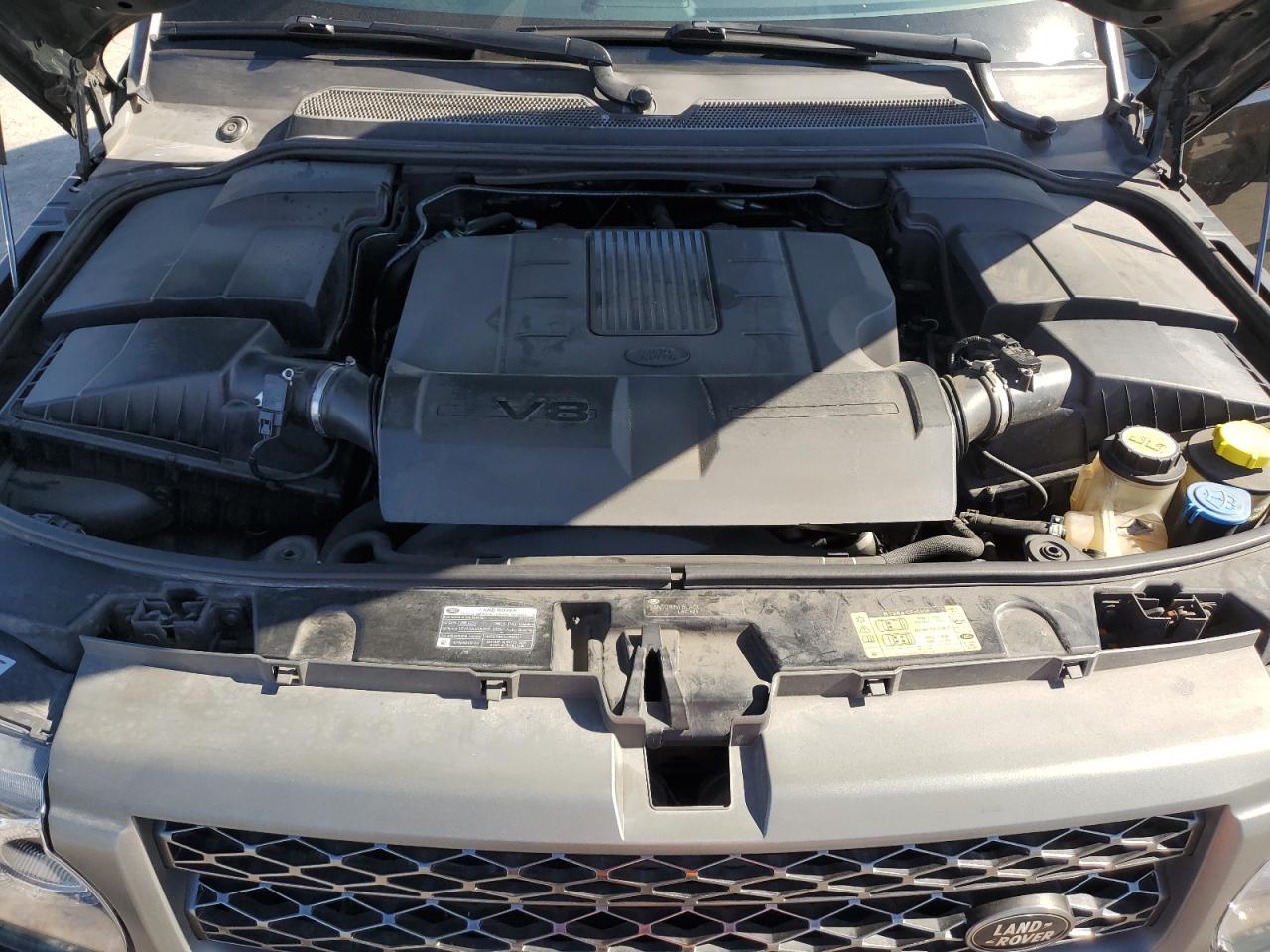 2010 Land Rover Range Rover - Image 12