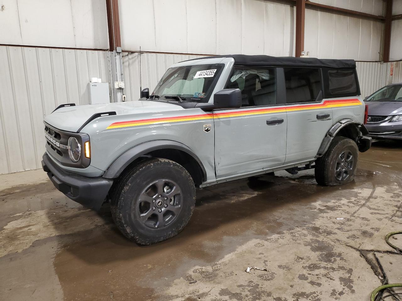 2022 Ford Bronco - Image 1