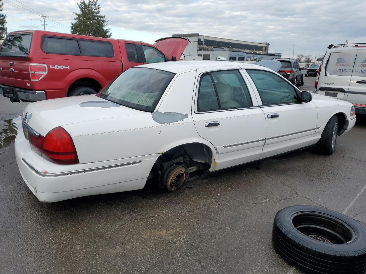 2004 Mercury Grand Marquis - Image 3