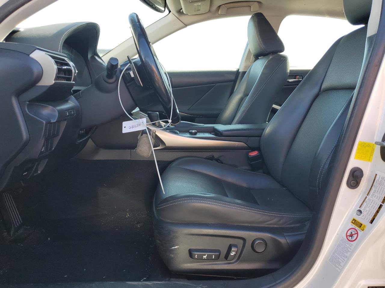2016 Lexus IS - Image 7