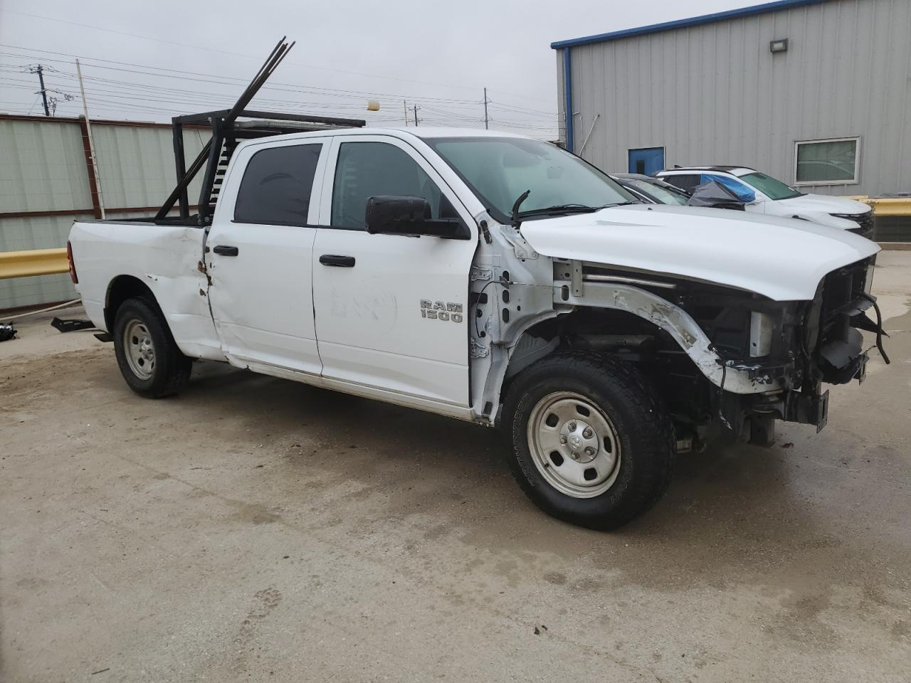 2016 RAM 1500 - Image 4