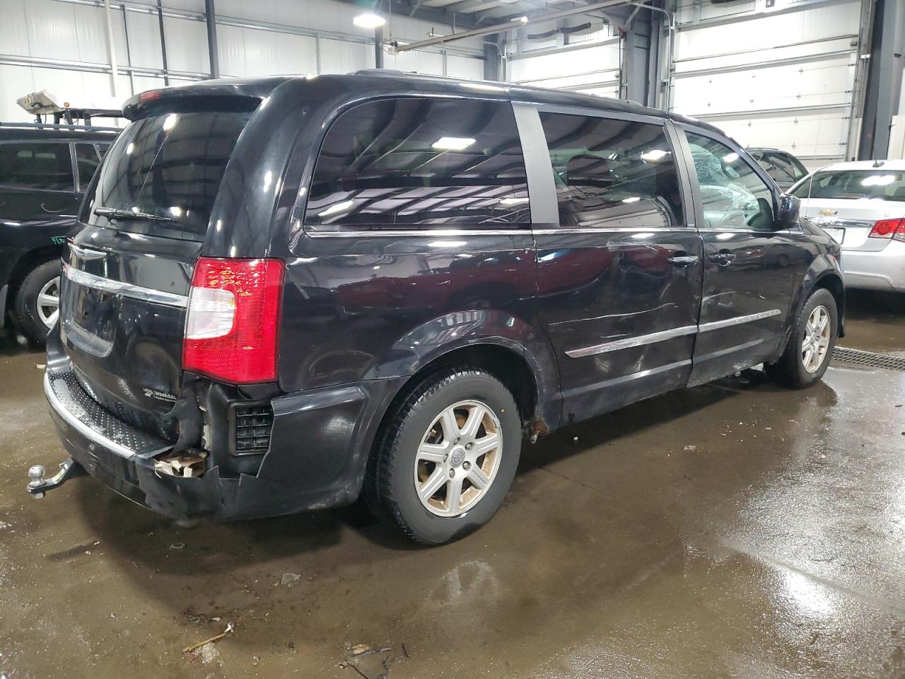 2012 Chrysler Town & Country - Image 3