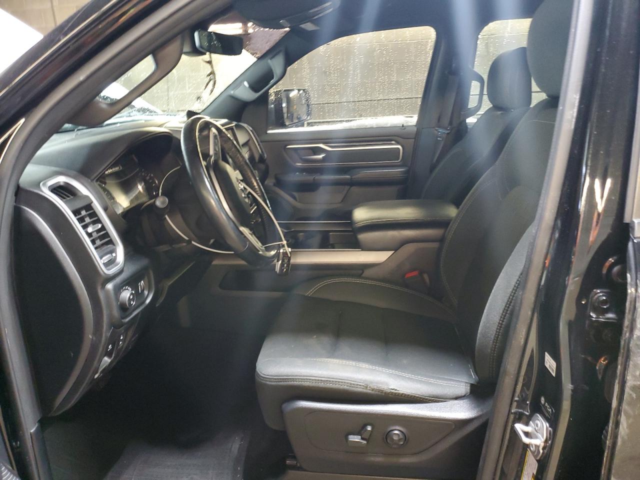 2021 RAM 1500 - Image 7