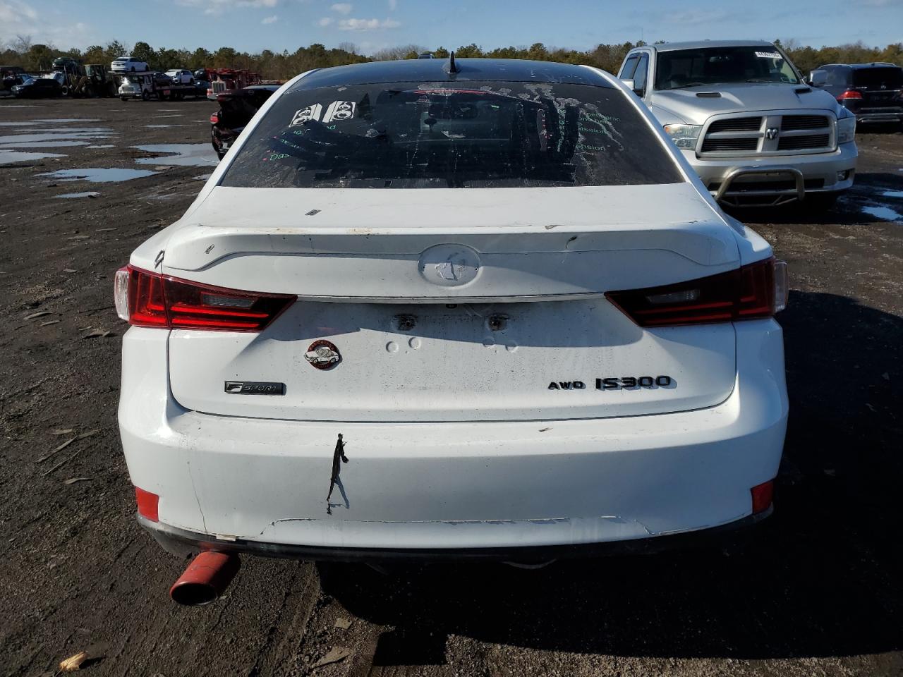 2016 Lexus IS - Image 6