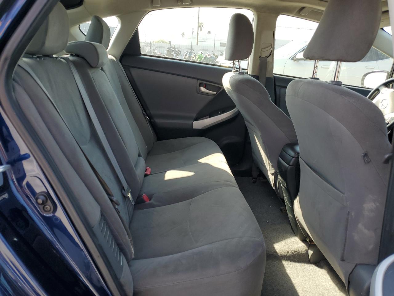 2012 Toyota Prius - Image 10