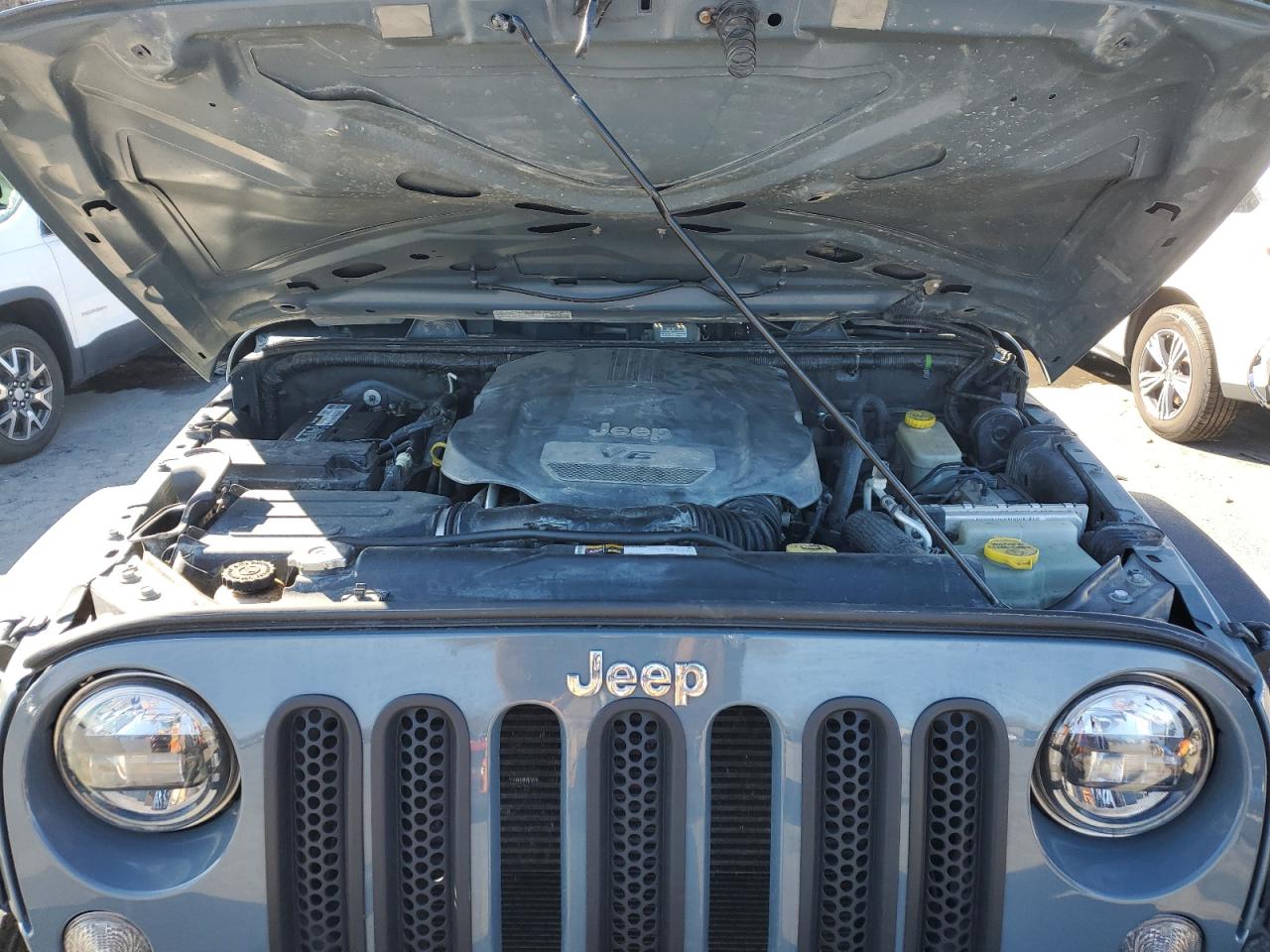 2014 Jeep Wrangler - Image 12