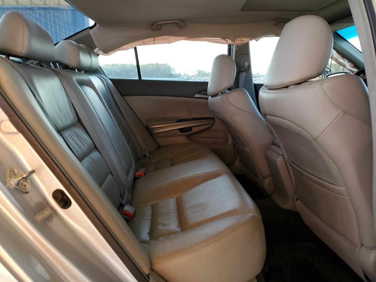 2009 Honda Accord - Image 11