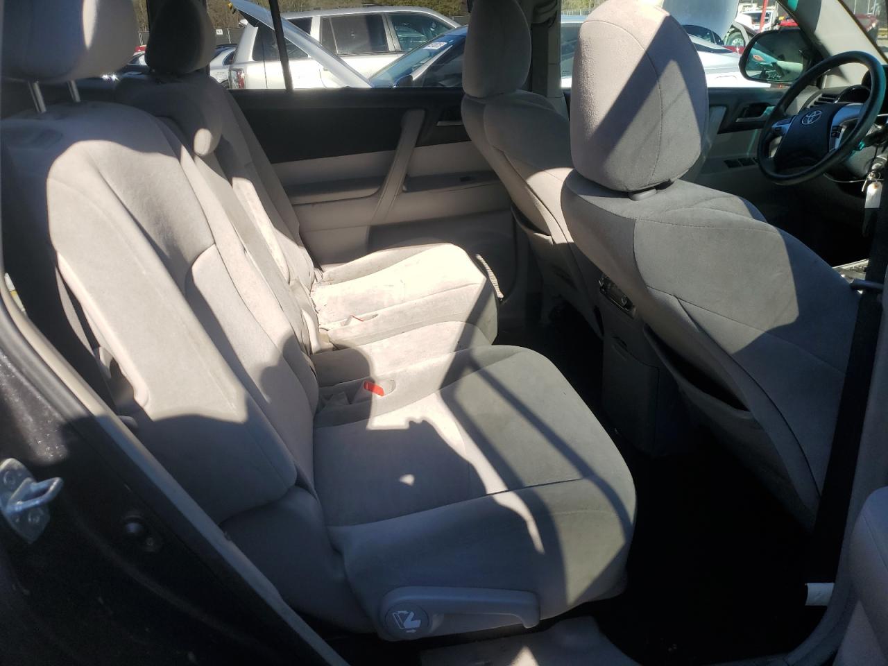 2011 Toyota Highlander - Image 11