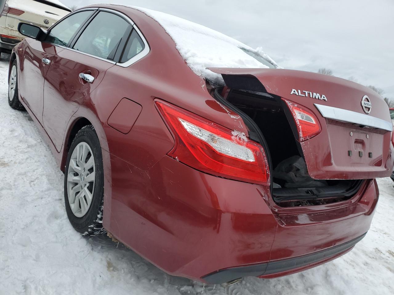 2016 Nissan Altima - Image 2