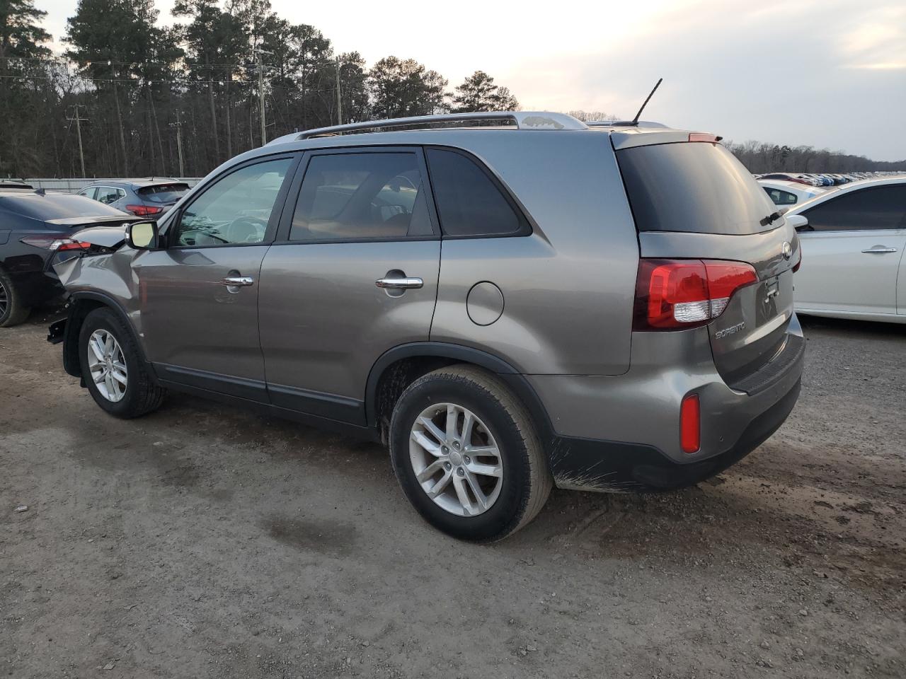 2015 Kia Sorento - Image 2