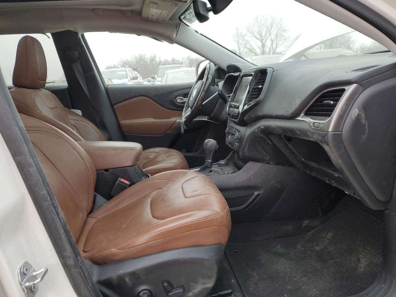 2019 Jeep Cherokee - Image 7