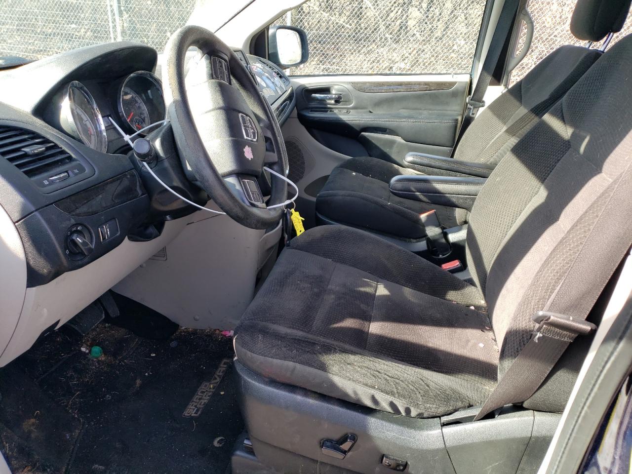 2017 Dodge Caravan - Image 7