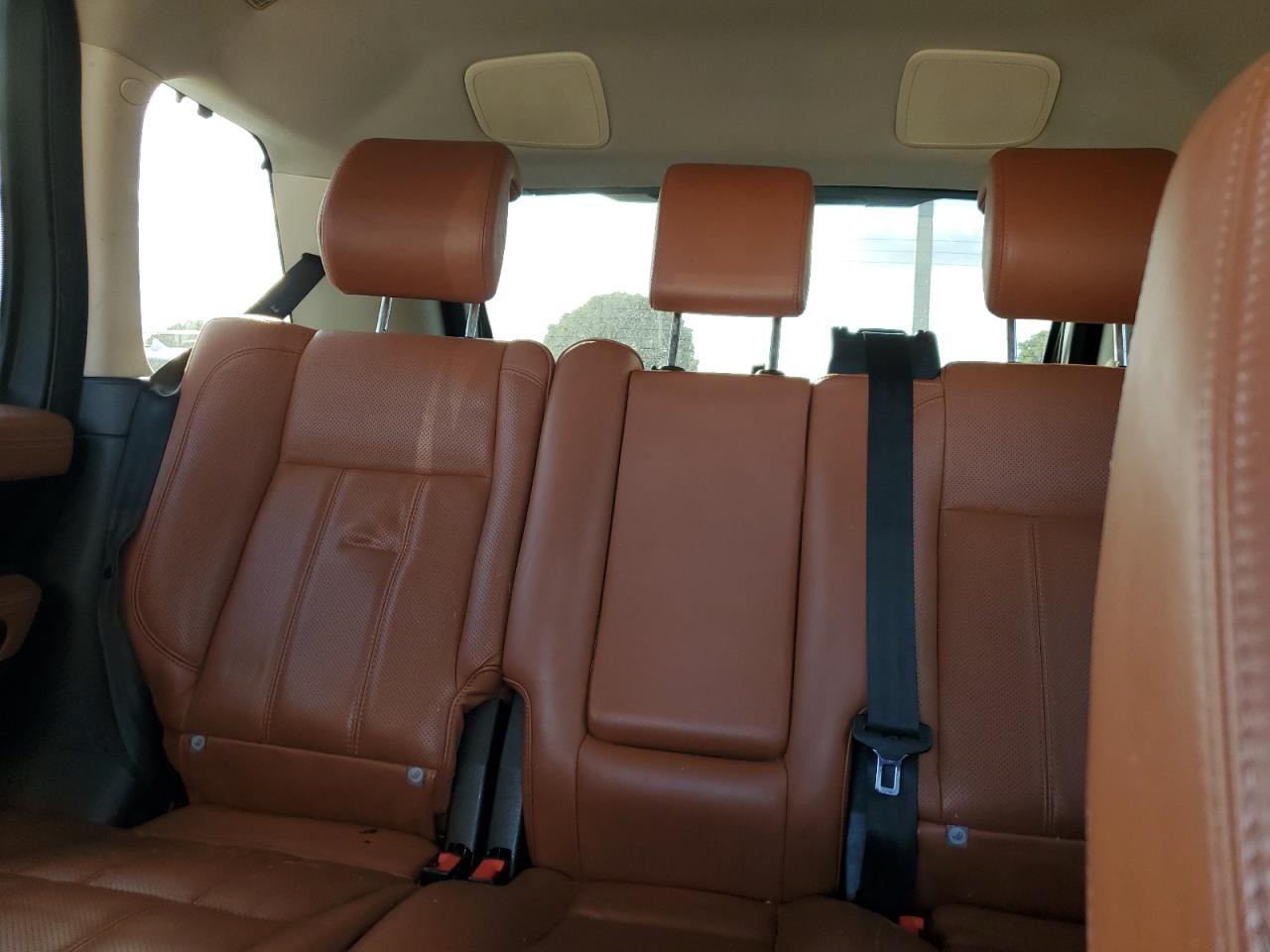 2011 Land Rover Range Rover - Image 10