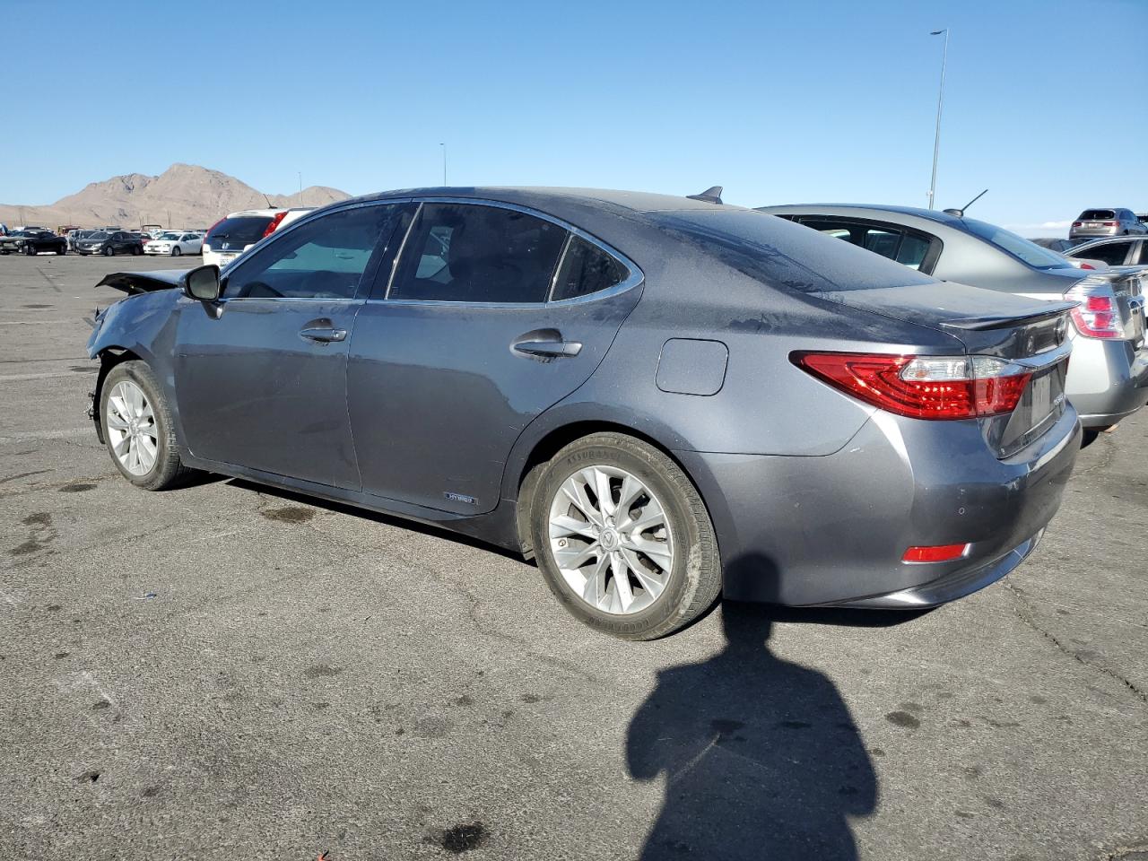 2013 Lexus ES - Image 2