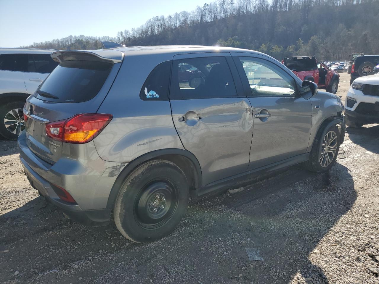 2019 Mitsubishi Outlander - Image 3