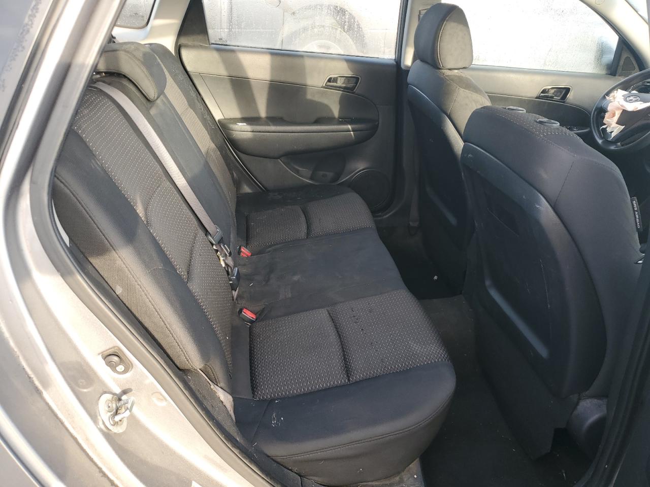 2012 Hyundai Elantra - Image 10