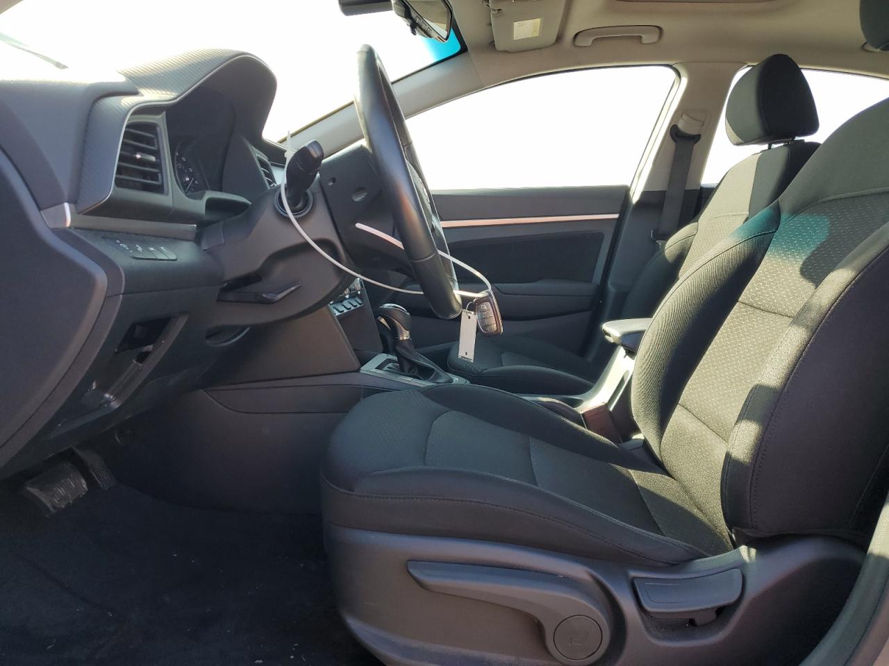 2020 Hyundai Elantra - Image 7