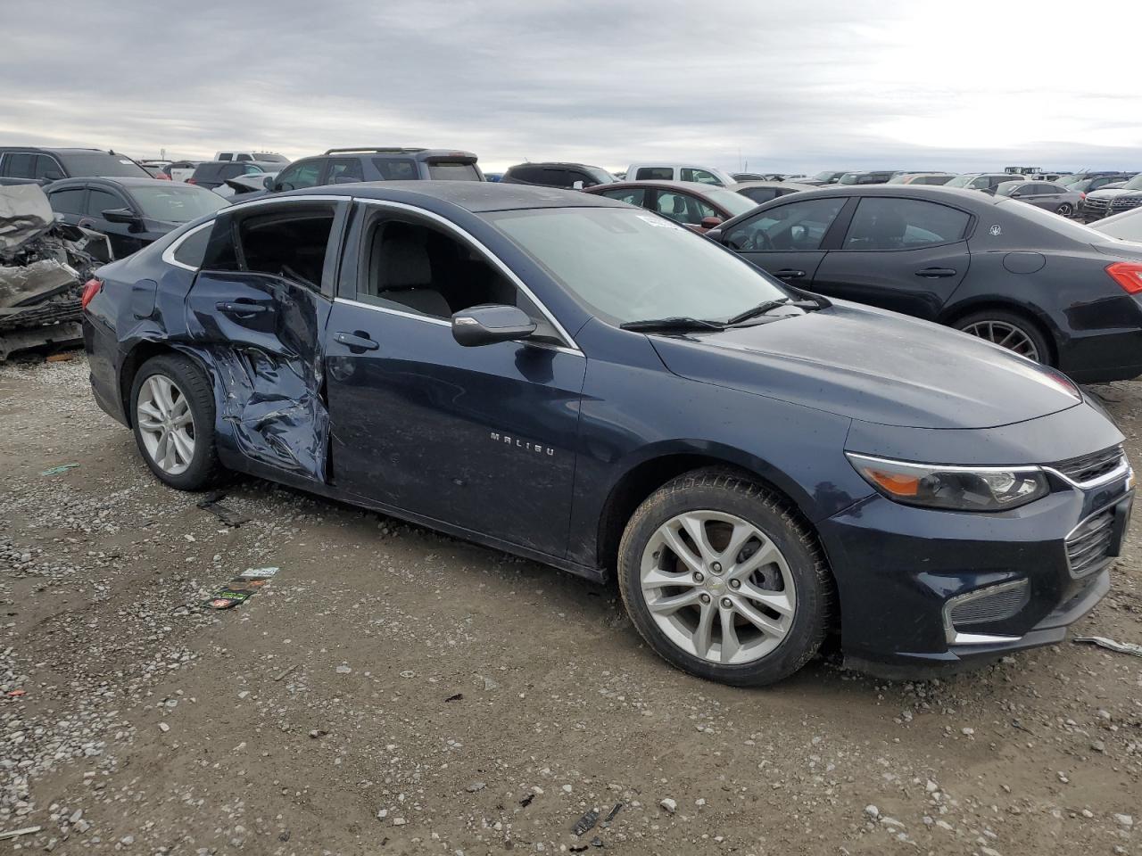 2016 Chevrolet Malibu - Image 4