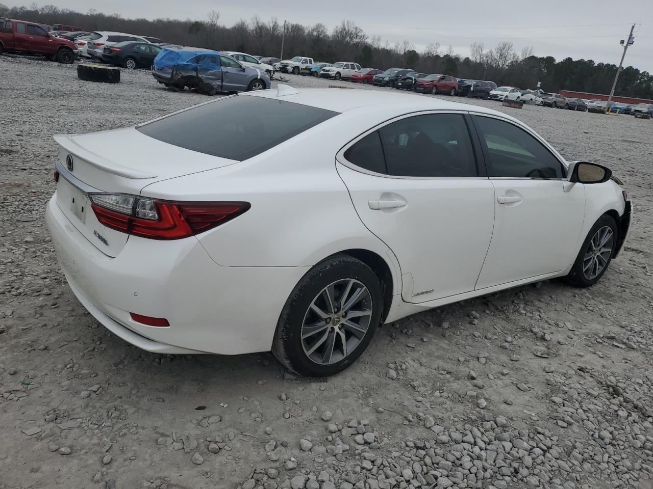 2018 Lexus ES - Image 3