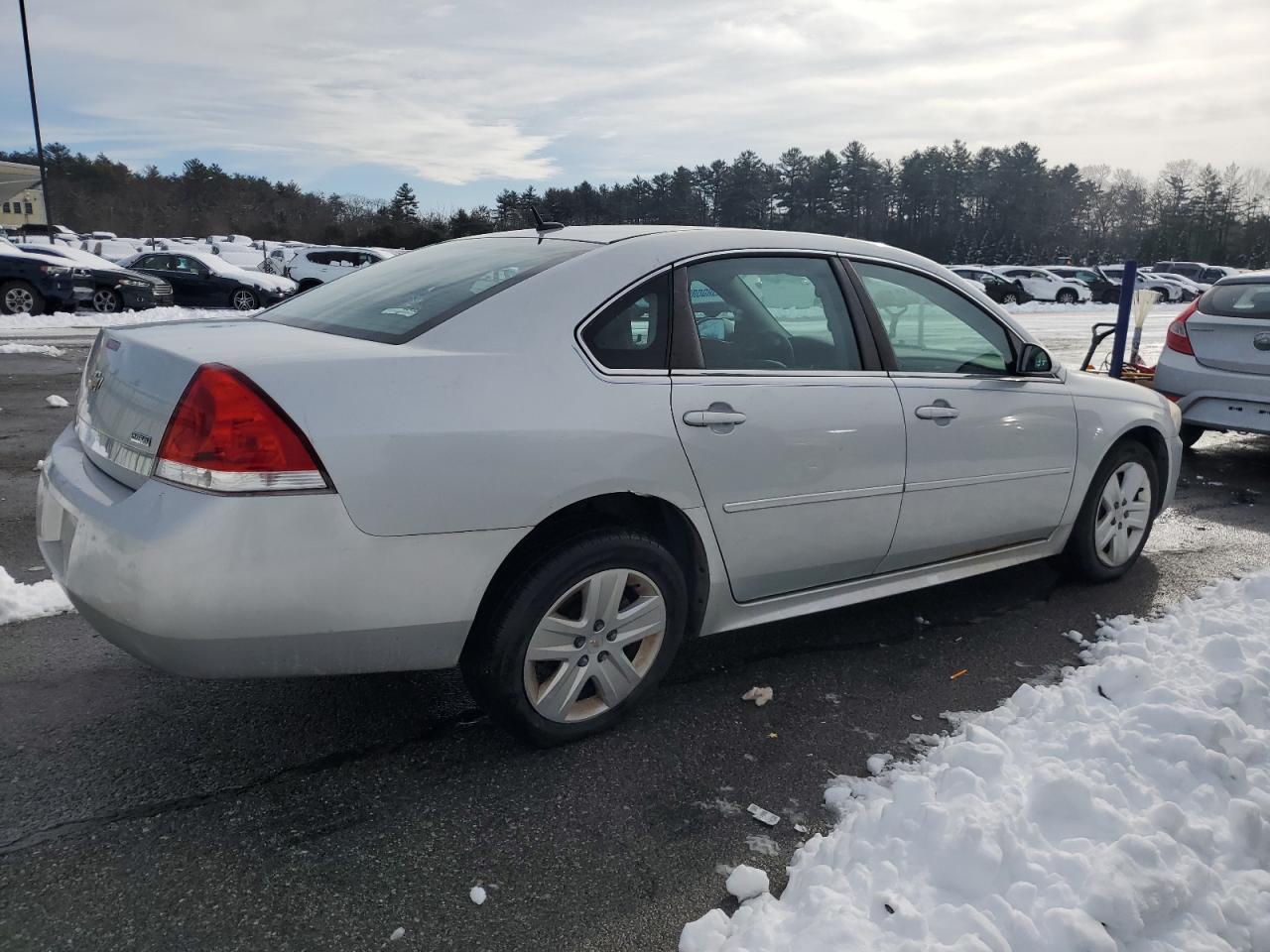 2011 Chevrolet Impala - Image 3