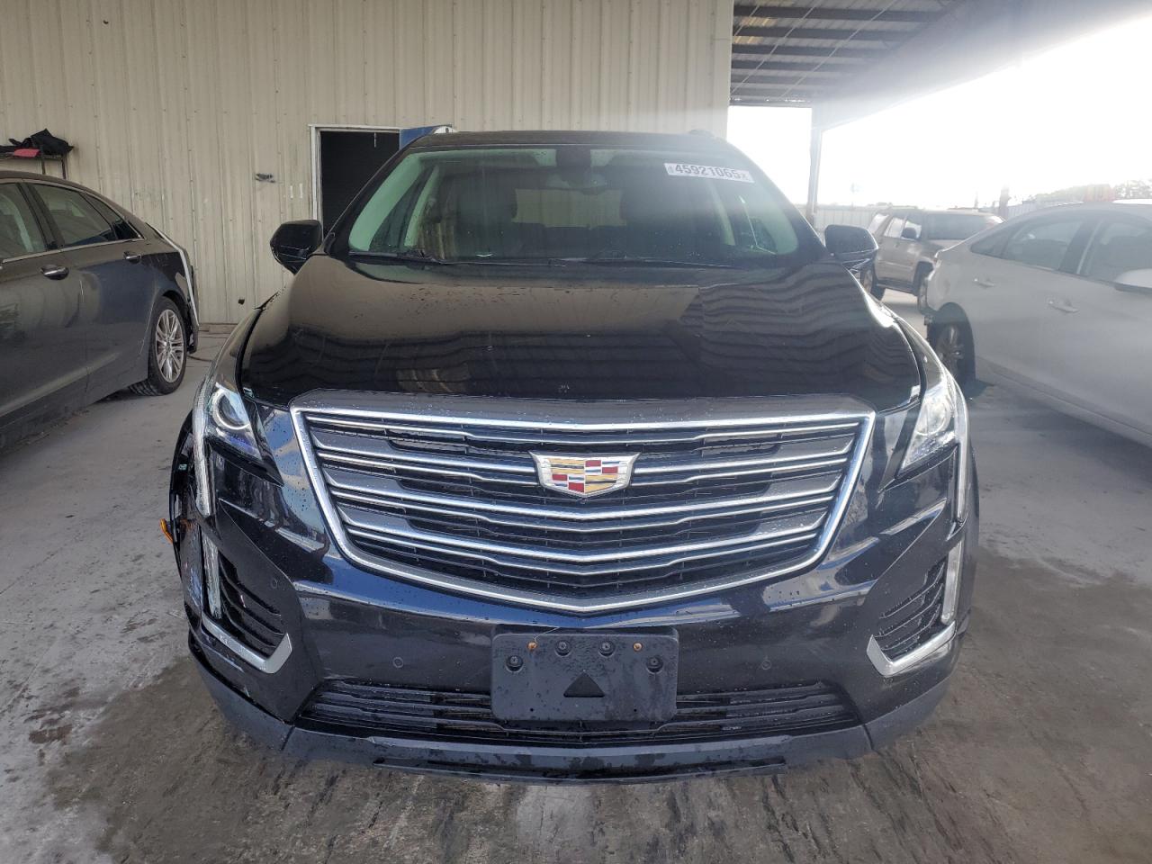 2017 Cadillac XT5 - Image 5
