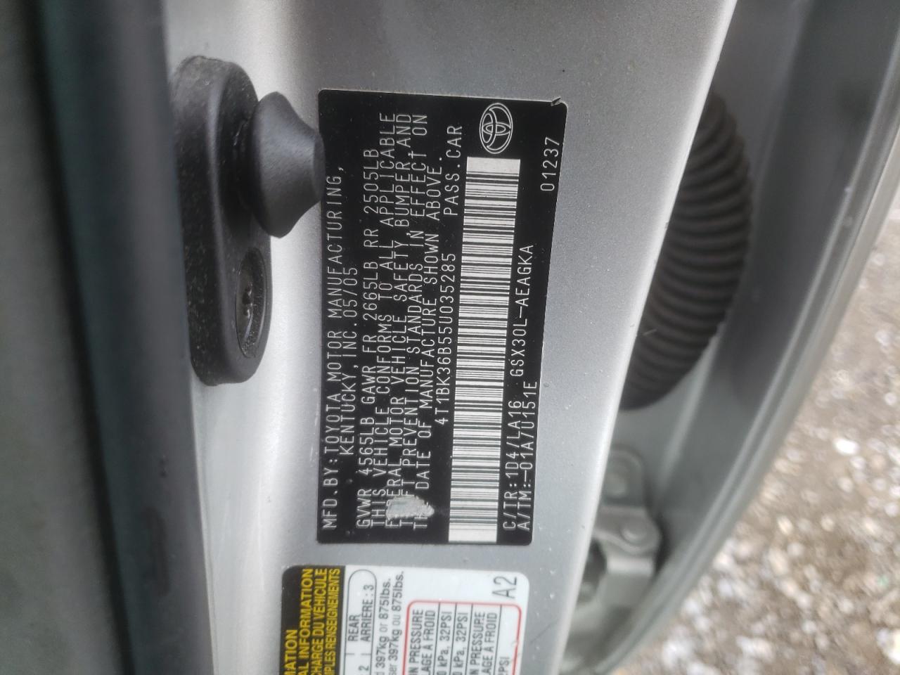2005 Toyota Avalon - Image 12