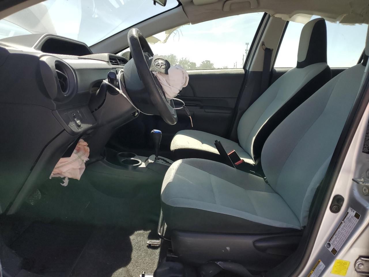 2015 Toyota Prius - Image 7