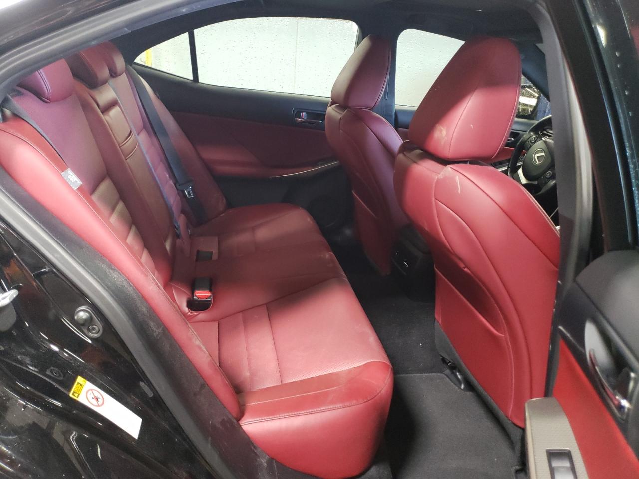 2016 Lexus IS - Image 10